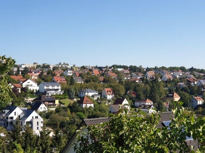 Haus mit Aussicht und schönem Garten in Höchberg