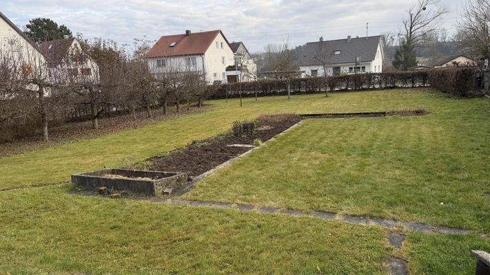 schöner großer Garten