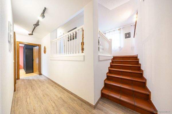 Einheit im Obergeschoss: Treppenaufgang