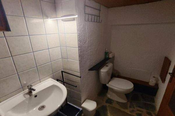 Kreta, Kavousi: Traditionelles Dorfsteinhaus mit Gästehaus zu verkaufen