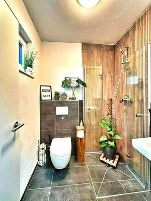 Gäste WC mit Dusche EG