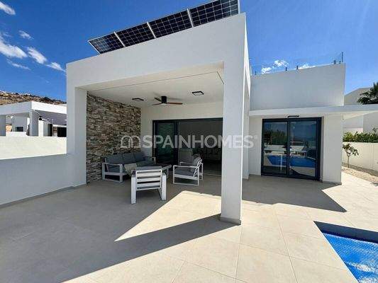 3-Bedroom Villas with Pool in Alicante Benijofar