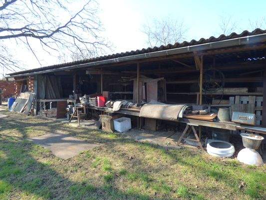 Überdachtes Freilager