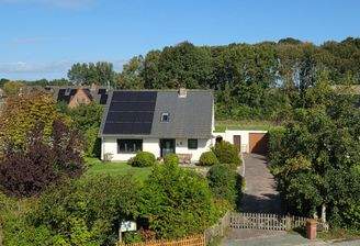 Haus hinterm Deich