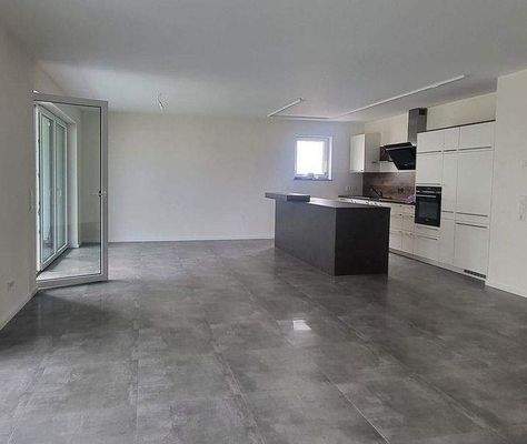 HOCHWERTIGE FEINSTEINZEUGFLIESEN AUS ITALIEN