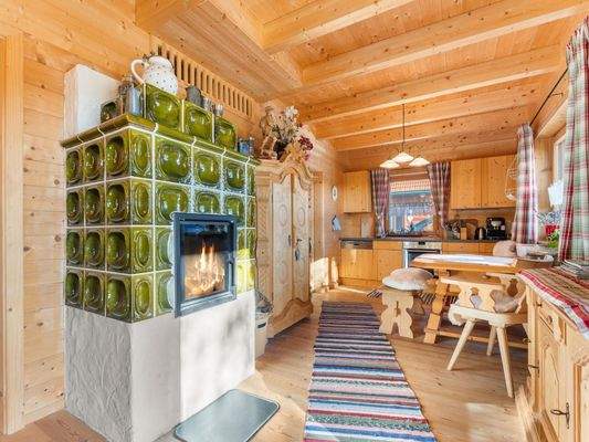 Wohnraum mit Kachelofen