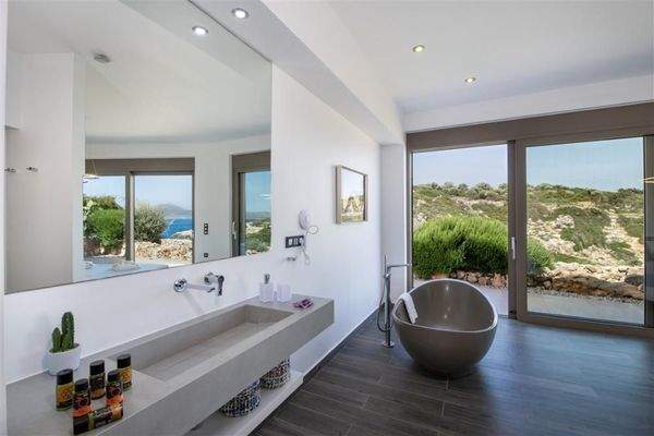 Kreta, Kokkino Chorio: Traumvilla mit makelloser Aussicht mit einer privaten Bucht zu verkaufen