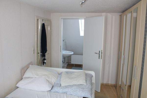 Schlafzimmer mit Bad