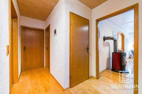 Flur zu weiteren Räumen - EG