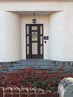Eingangstür zur Straße.jpg