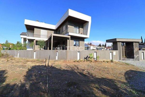 Furnished Detached Villa in Nature in Döşemealtı Antalya