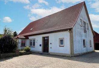 Straßenansicht - KI-optimiert