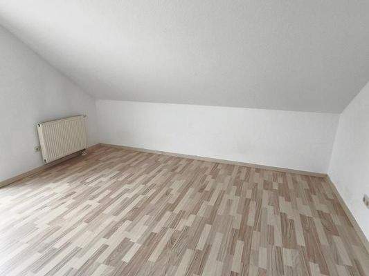 Elternschlafzimmer mit Zugang zum Balkon Bild 1