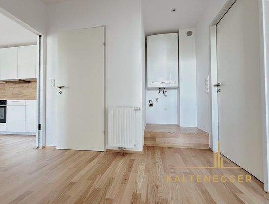 Elektr. Warmwasserboiler, darunter WM-Anschluss