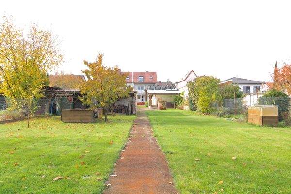 Garten - Blick zum Haus