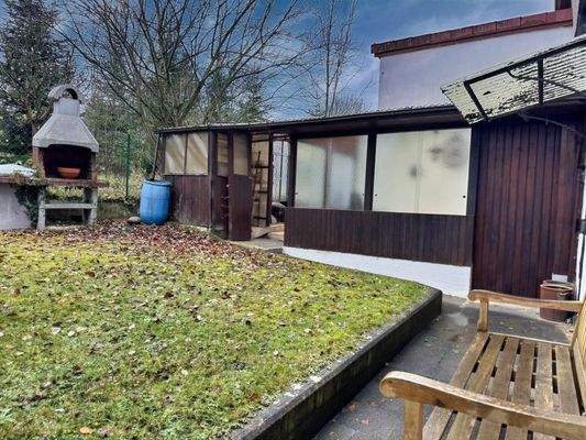 Garten mit Wintergarten