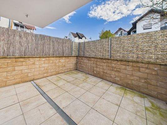 großer Terrassenbereich...