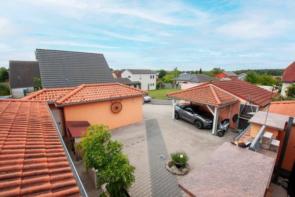 Blick von der Terrasse im OG