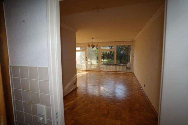 Blick von der Küche in den Garten