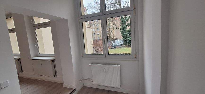 Blick zum ruhigen Garten.jpg