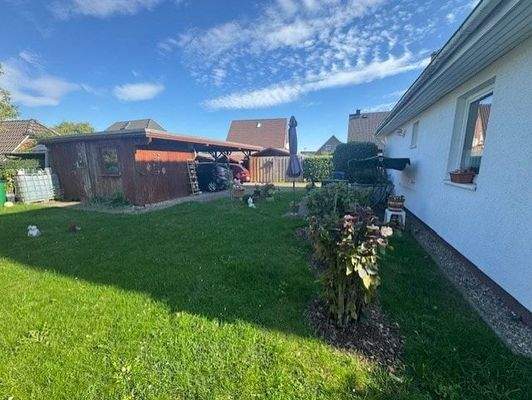 Grundstück mit Doppelcarport