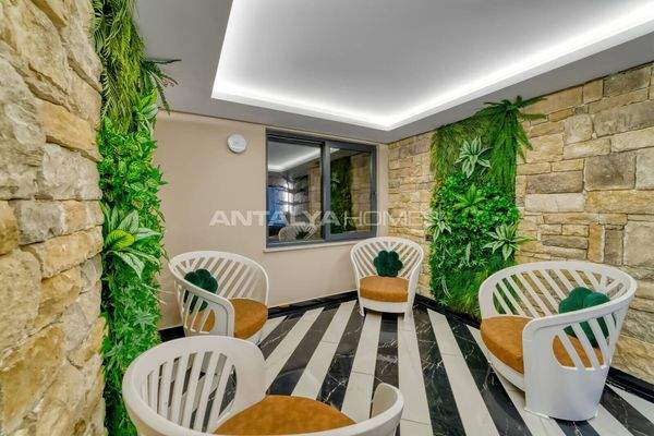 Flats in a Complex Near the Sea in Alanya