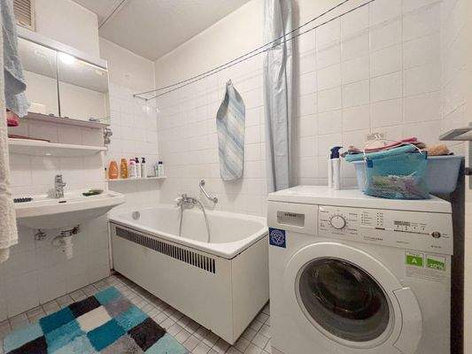 innenliegendes Bad mit Wanne