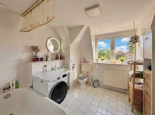 Einbauküche inklusive! Sanierte 3-Raum-Wohnung im Dachgeschoss - Foto 3