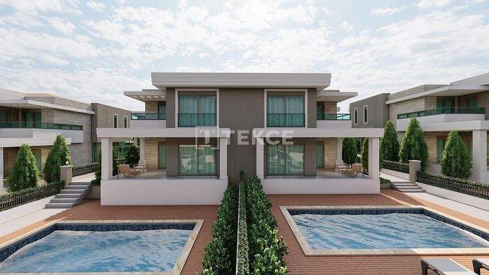 Villas with Private Swimming Pools and Gardens in Manavgat