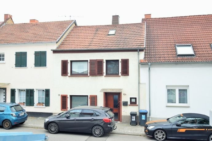 Einfamilienhaus in bester Lage von St.Ingbert ! Terrasse! Garten! 2 Balkone! 6ZKB!