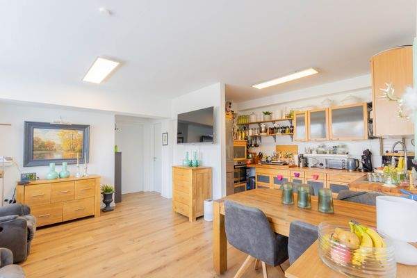 Wohnungsbeispiel 1 (Wohn- & Esszimmer mit offener Küche)