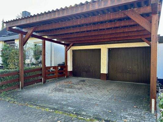 Doppelgarage mit Carport