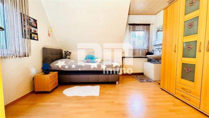 OG / DG Kinderzimmer / Gästezimmer / Büro