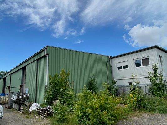 Halle 1 und Bürocontainer