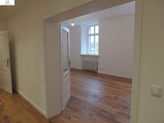 Von der Diele aus Richtung Wohnzimmer