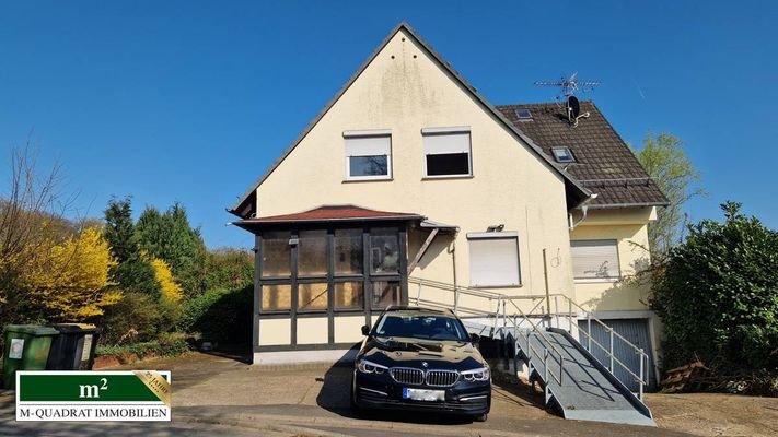 Strassenseitiger Blick