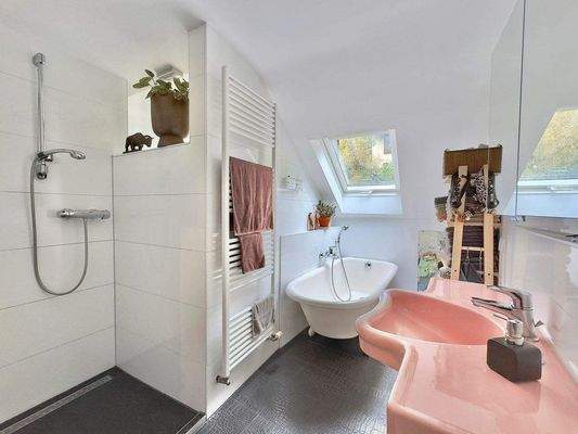 3. OG rechts - 2 ZW - 58qm