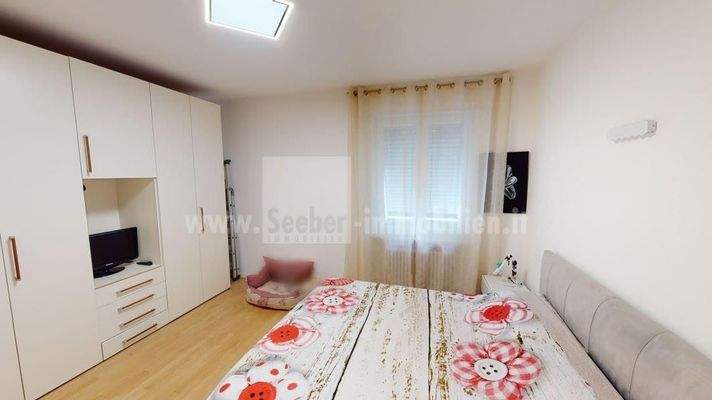 Don-Bosco-Bozen-Bolzano-Vierzimmerwohnung-quadrilocale-hochwertig-Veranda-Badewanne-Dusche-doccia-letzter-Stock-ultimo-piano-Garage