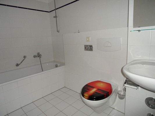 Badezimmer mit Fenster