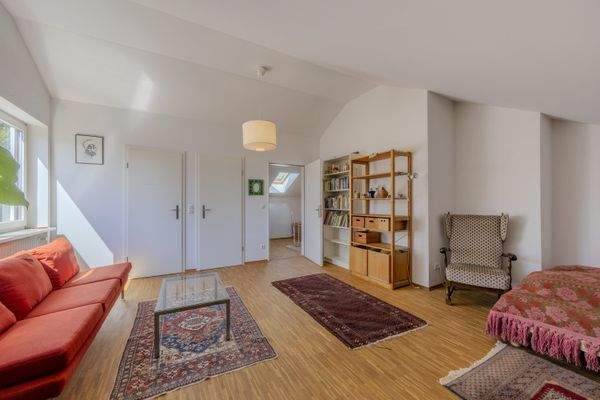 Blick Richtung Küche und Bad