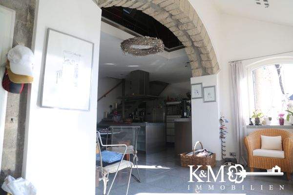 Wohnküche mit Eingangsbereich