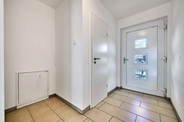 Ground floor: Entrance hallway