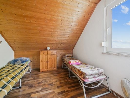 Kinderzimmer b