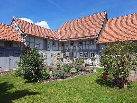 Ansicht mit Innenhof und Südseite