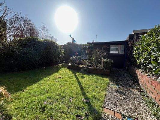 Schön eingewachsen ist der Garten