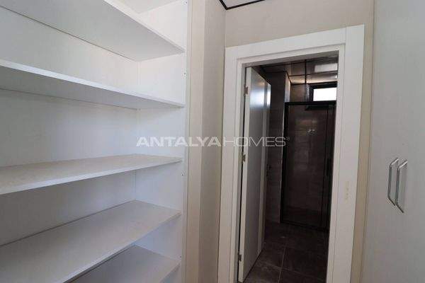 Sea View Flats Close to Amenities in Mezitli Mersin