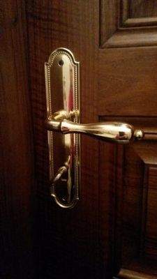 Bild 26 massive Türgriffe 