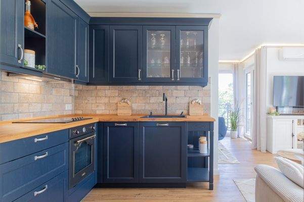 Hochwertige Einbauküche mit Elektrogeräten