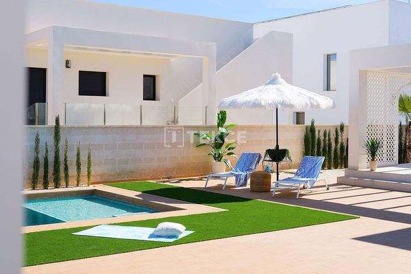 Elegant Detached Villas with Private Pools in Rojales
