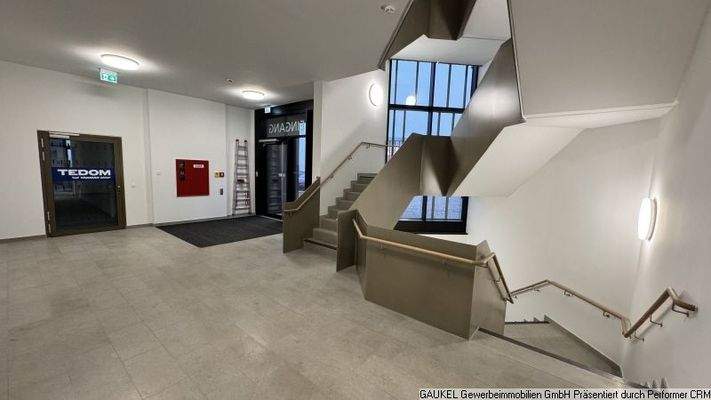 Haupteingang, Treppenhaus